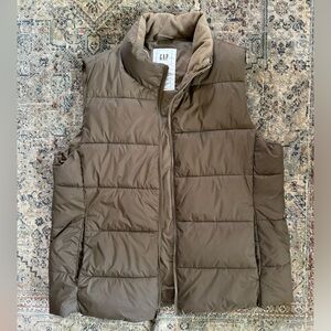 GAP Women’s Cold Control Puffer Vest